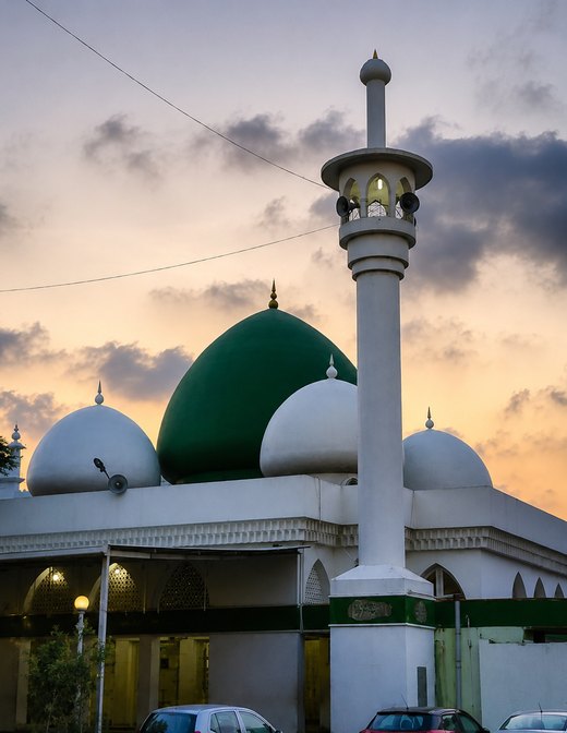 Thousand Lights Mosque, Chennai, about 1.5 km from The Roost